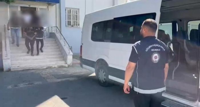 Mersin'de kaak gmen operasyonu: 14' deport edildi, 4 pheli tutukland