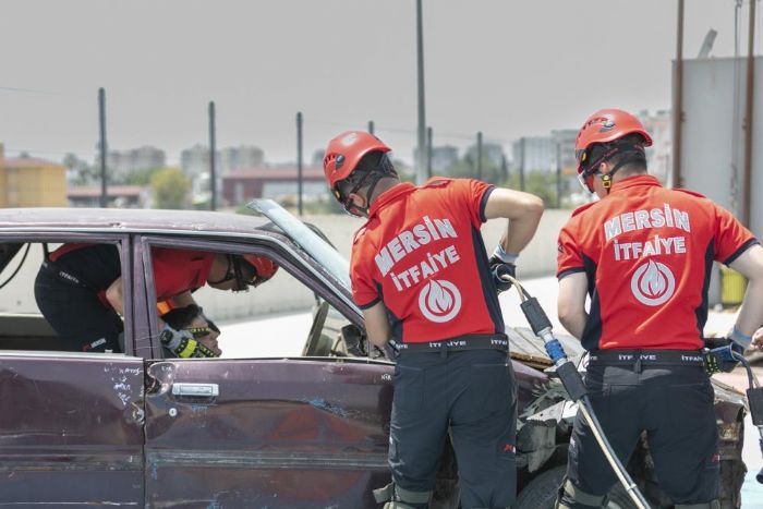 Mersin'de 50 yeni itfaiye eri greve balad