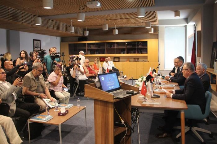 Mersin'de �Antik D�nyan�n Kalbi Limanlar' kitab� tan�t�ld�