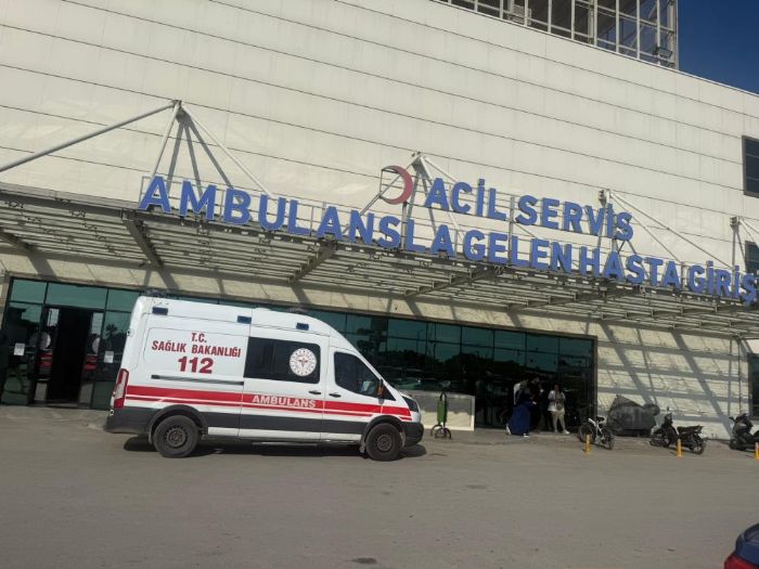 Mersin'de okulda gıda zehirlenmesi şüphesi: 26 çocuk hastaneye sevk edildi