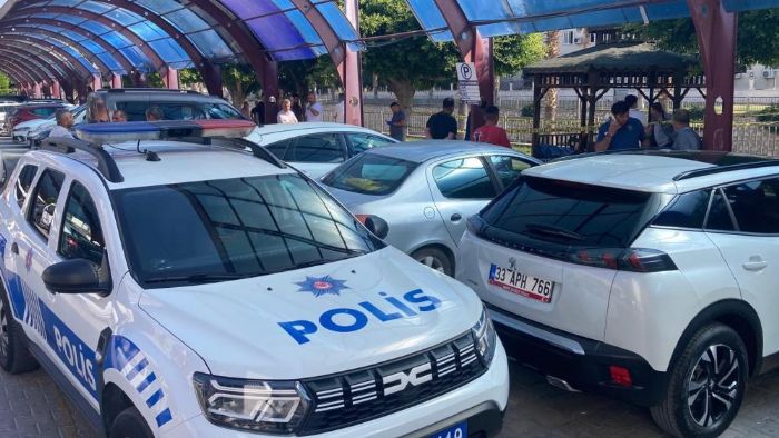 Mersin'de ��pheli �l�m: Parkta cans�z bedeni bulundu