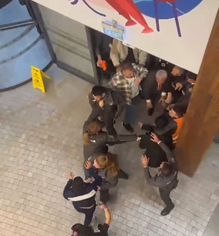 AVM'de bakl kavga