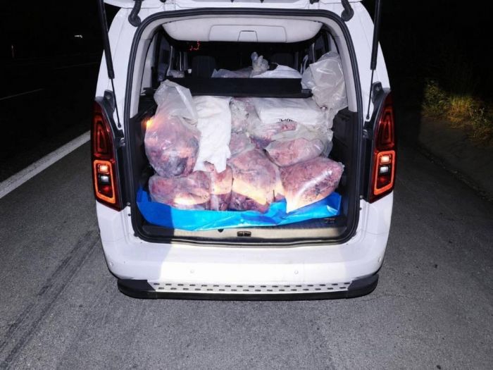 Mersin'de 877 kilogram ka�ak sakatat ele ge�irildi