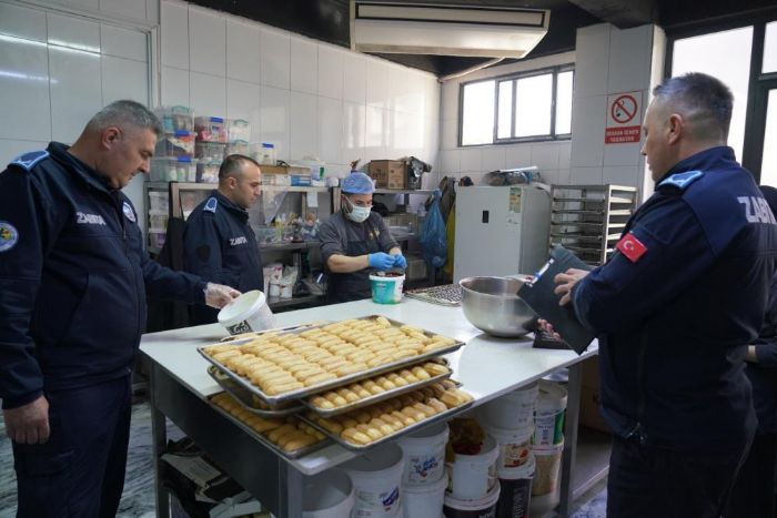 Erdemli'de zab�ta ekiplerinden bayram �ncesi denetim