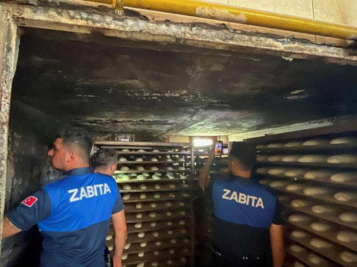 Tarsus'ta f�r�n denetimlerinde ha�ereli hamur tespit edildi