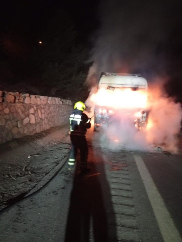 Mersin'de yanan tr kullanlamaz hale geldi