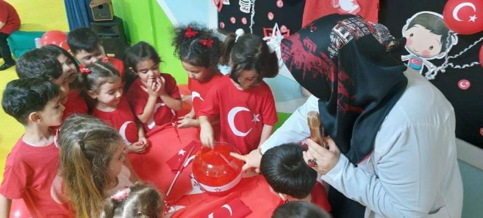 Anamurlu miniklerden Cumhuriyet Bayramı coşkusu