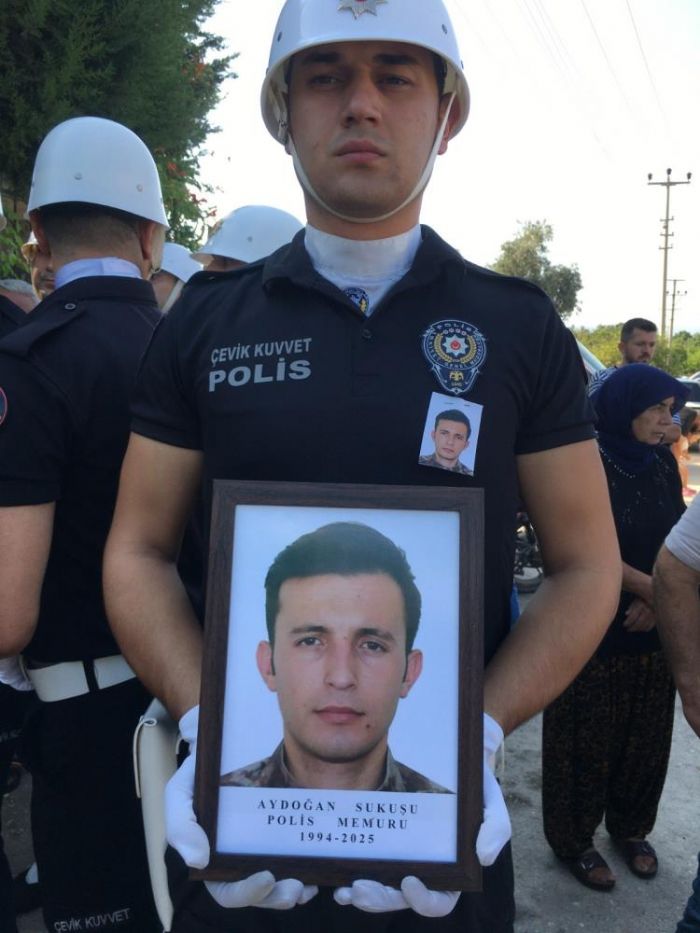 Kazada hayatn kaybeden zel harekat polisi son yolculuuna uurland