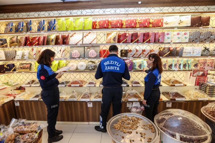 Mezitli�de bayram �ncesi g�da denetimleri s�kla�t�r�ld�