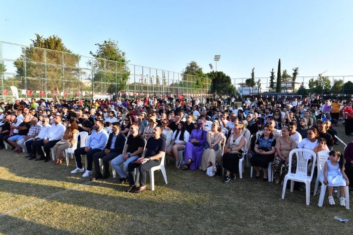 Mersin'de minik futbolcular�n �enlik heyecan� sona erdi