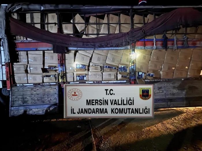 Mersin'de 5 ton kaak ttn ele geirildi