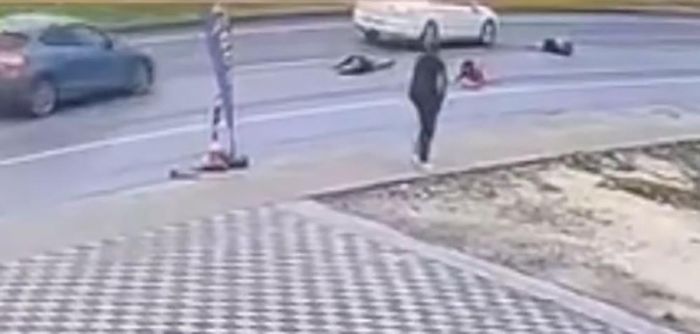 Baba ve iki ocuunun otomobilin arpmas ile yaraland kaza kamerada