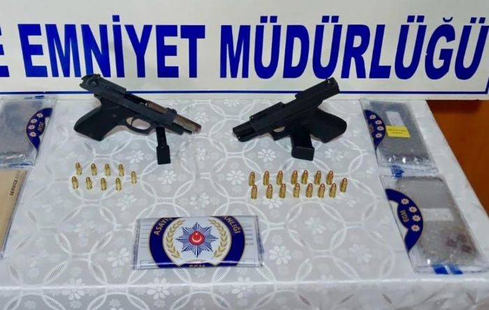 Mersin'de aranan 196 ahs yakalanp cezaevine teslim edildi
