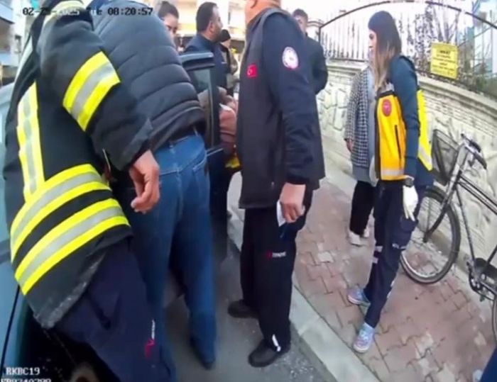 Mersin'de otomobilde skan srcy itfaiye ekipleri kurtard