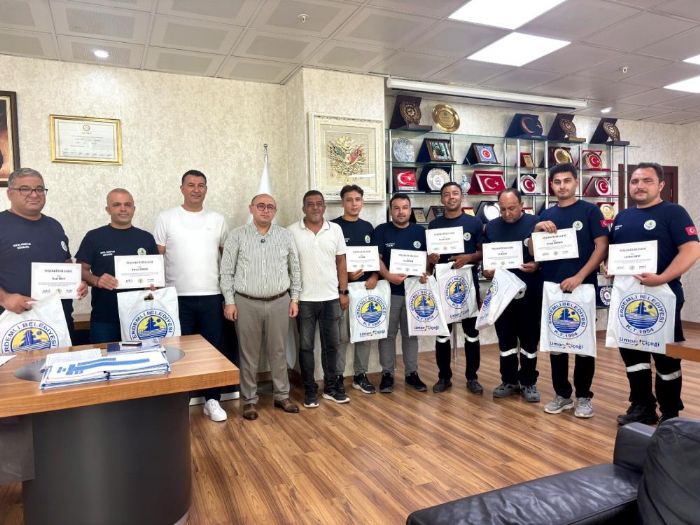Mersin'de yang�na m�dahale eden belediye �al��anlar� �d�llendirildi