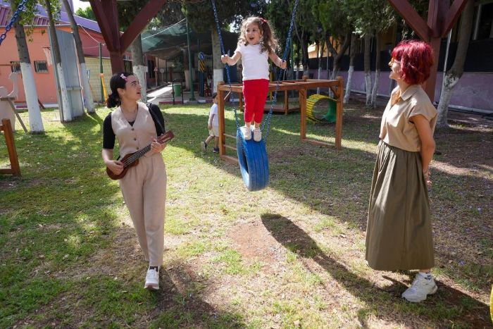 ocuklar elenerek ngilizce reniyor