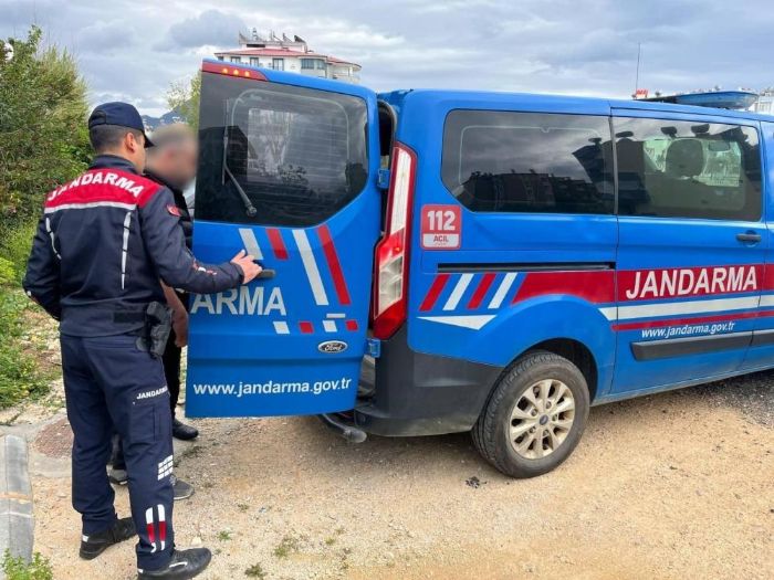 Mersin'de fuhu ve insan ticareti operasyonu: 2 tutuklama