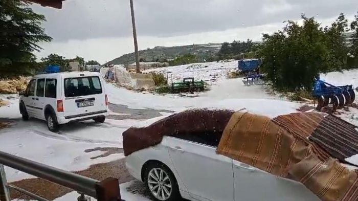 Mersin Erdemli'de dolu ya etkili oldu