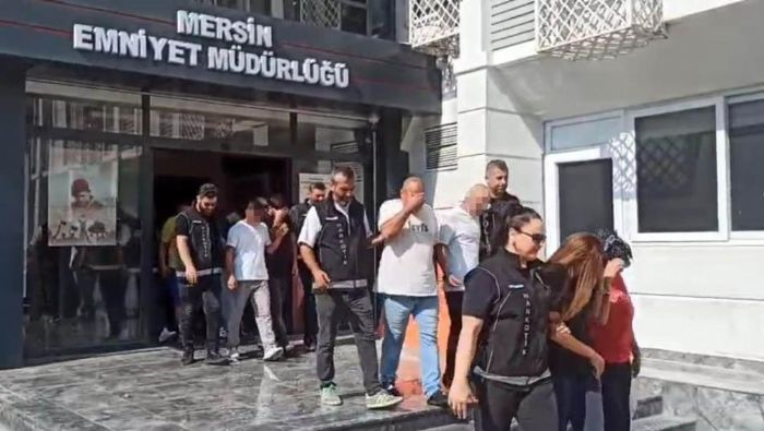 Hastane otopark�ndaki ara�tan 256 bin 900 uyu�turucu hap ��kt�: 2 ��pheli tutukland�