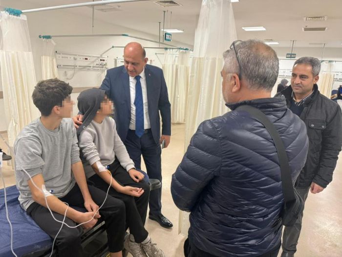 Do�um g�n� nedeniyle da��t�lan �ikolatalar� yiyen 10 ��renci hastaneye kald�r�ld�