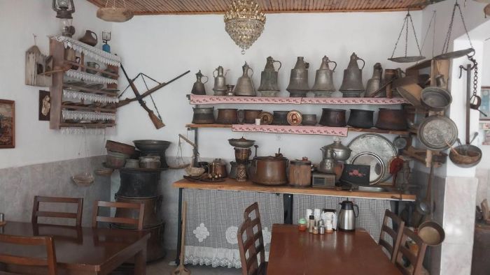 Babadan kalma lokanta, y�zlerce obje ile m�zeye d�n��t�