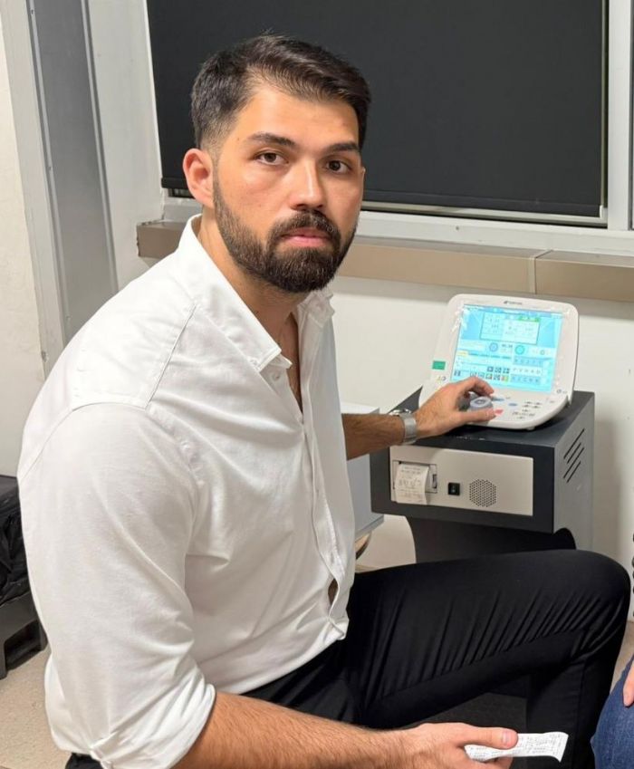 Fatma ninenin 50 yldr grmeyen sa gz ameliyat ile grmeye balad