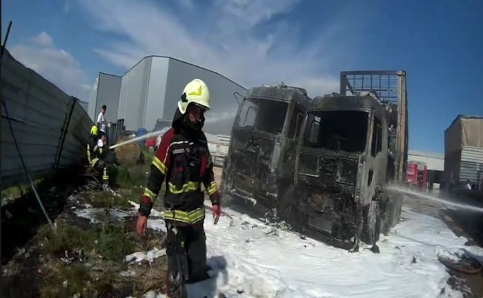 Mersin'de yang�n, t�rlar hurdaya d�nd�