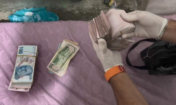 Mersin merkezli 4 ilde DEA� operasyonu: 10 g�zalt�