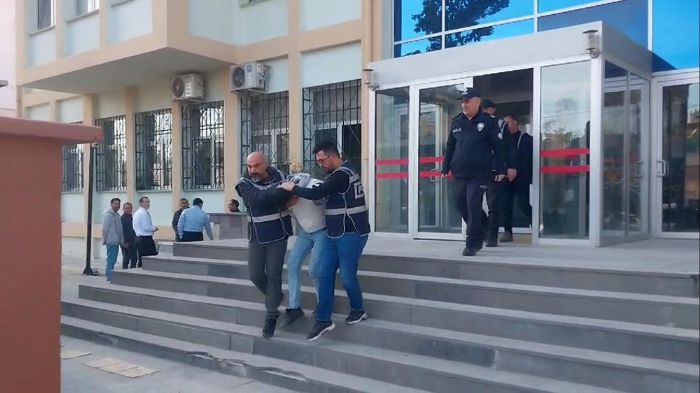 Dedesi ile babaannesini ldren zanl tutukland