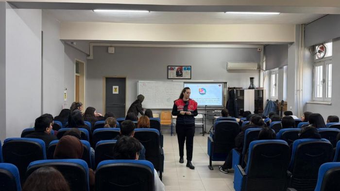Jandarmadan lise ��rencilerine siber fark�ndal�k e�itimi