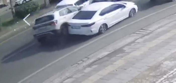 Mersin�de 7 ara�l� zincirleme kaza: 3 yaral�