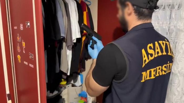 Mersin'de 13 milyar TL�lik yasa d��� bahis operasyonu: 37 tutuklama