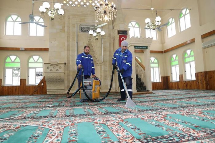 Akdeniz�de camilerde Ramazan haz�rl���