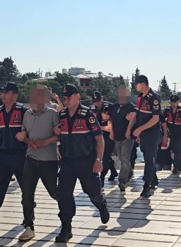 Silifke Belediyesi'ne y�nelik 'r��vet' soru�turmas�nda belediye ba�kan� ile birlikte 8 ki�i tutukland�
