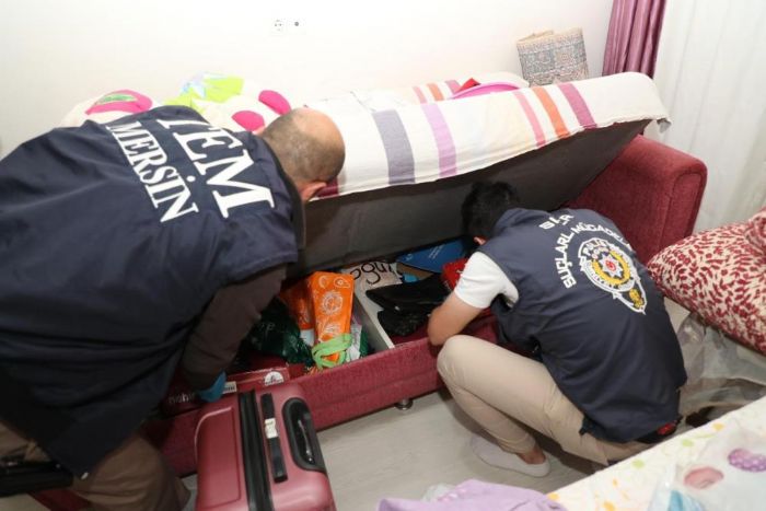 Mersin'de mstehcen yayn operasyonu: 10 gzalt