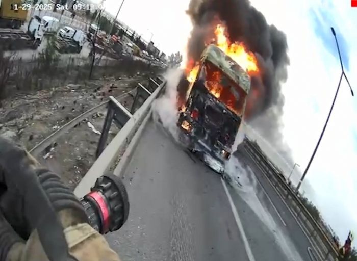Mersin itfaiyesi felaketi nledi: Patlamalar yaanarak yanan tanker 26 bin litre yakt tayormu