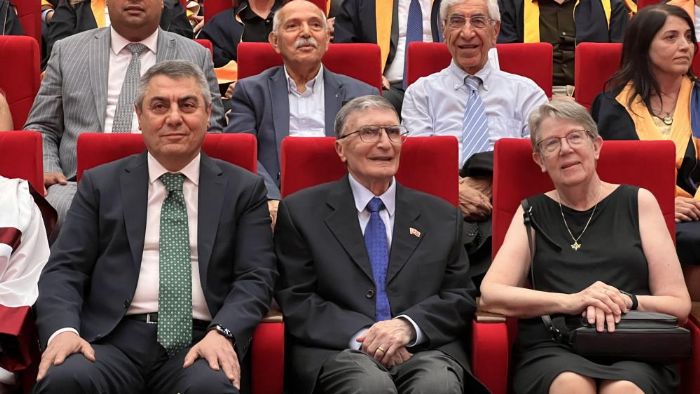 Nobel �d�ll� Aziz Sancar, Mersin �niversitesi'nde ��rencilerle bulu�tu