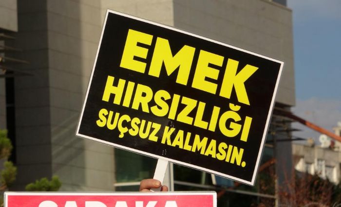 Mersin'de maalarn alamayan iiler, adliye nnde aklama yapt