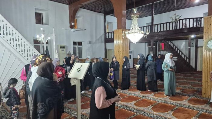 Anamur�da Kadir Gecesinde Sakal-� �erif ziyarete a��ld�