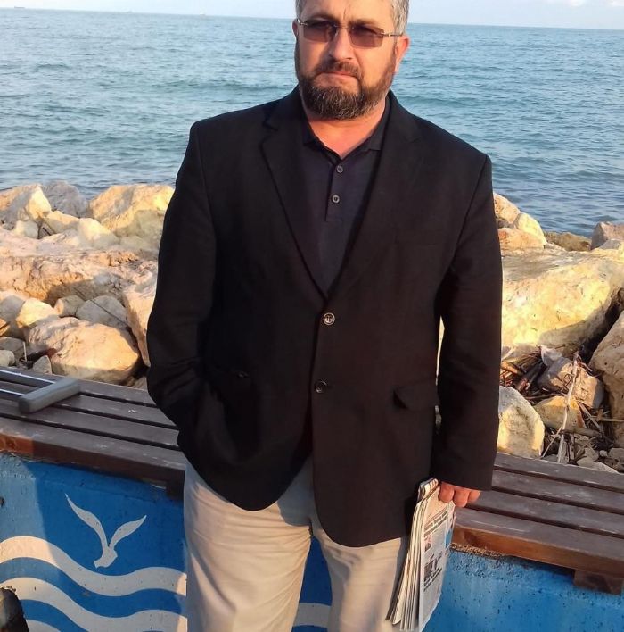 �mam mezarl�kta �l� bulundu