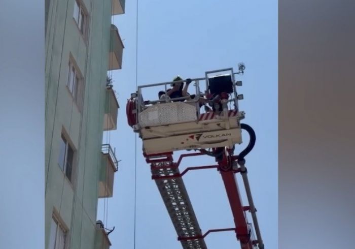 Mersin'de iskelede mahsur kalan 3 i��i kurtar�ld�