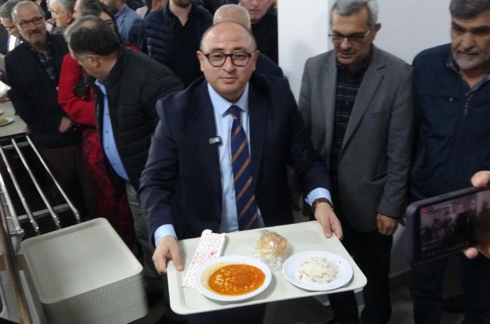 Mersin'de MHP'li belediyeden lokanta hizmeti: 3 eit yemek 80 TL