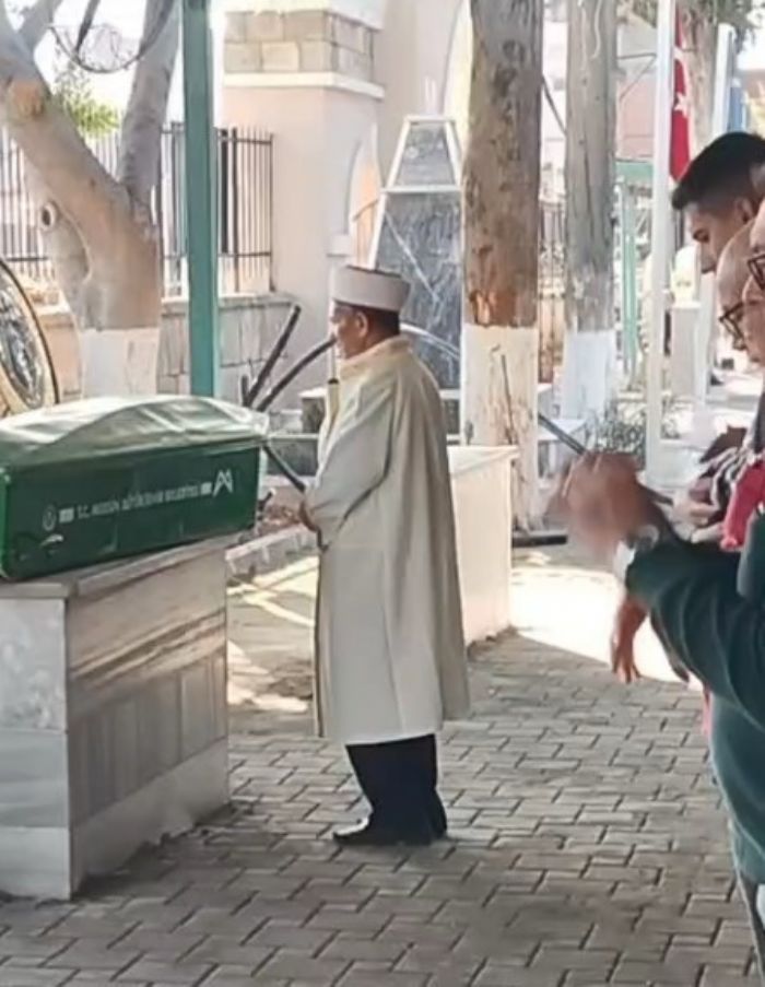 Mersin'deki koca vaheti: pheli tutukland, 4 ocuk annesi son yolculuuna uurland